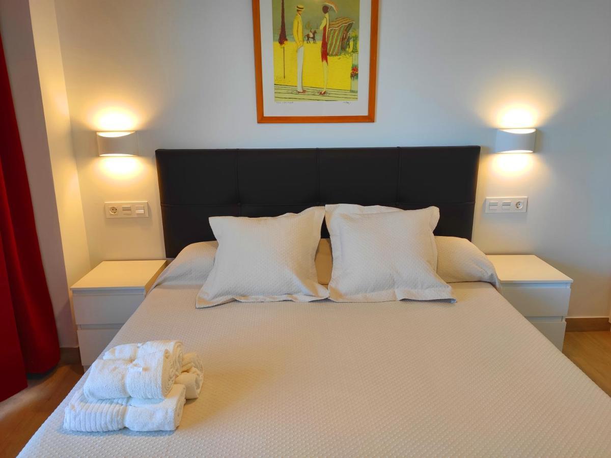 Beachfront -- New Luxury Apartment -- 1ª Linea Playa -- Fuengirola City Center -- Private Parking -- Panoramic Sea Views -- Eksteriør bilde