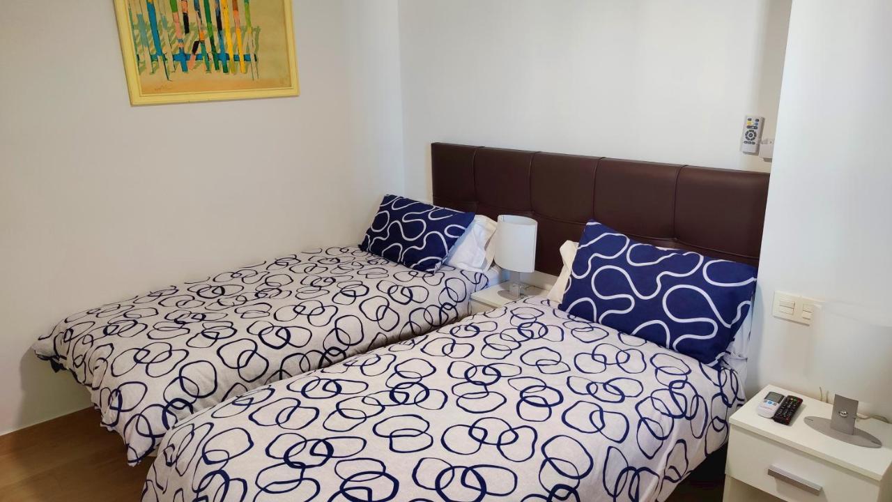 Beachfront -- New Luxury Apartment -- 1ª Linea Playa -- Fuengirola City Center -- Private Parking -- Panoramic Sea Views -- Eksteriør bilde