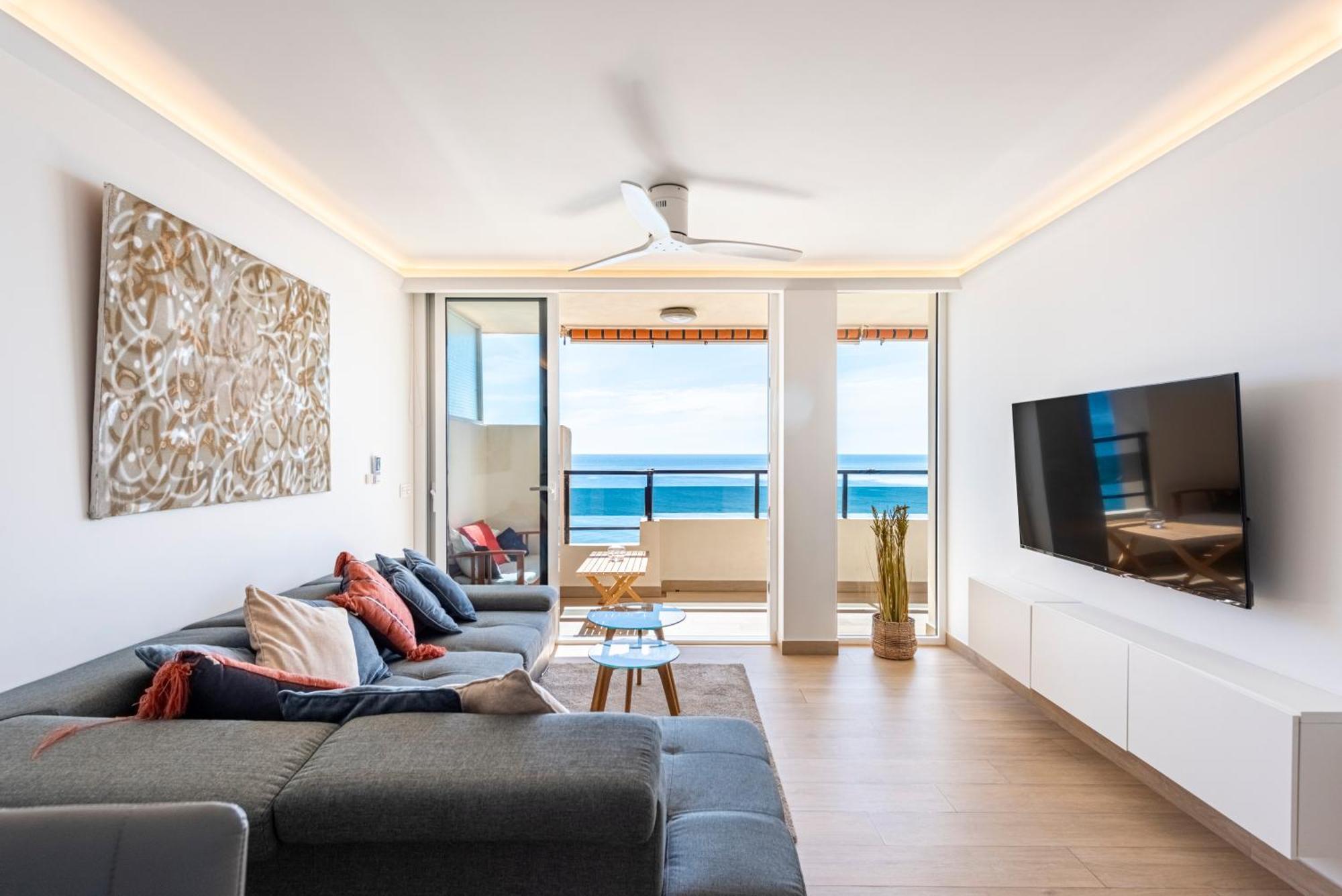Beachfront -- New Luxury Apartment -- 1ª Linea Playa -- Fuengirola City Center -- Private Parking -- Panoramic Sea Views -- Eksteriør bilde
