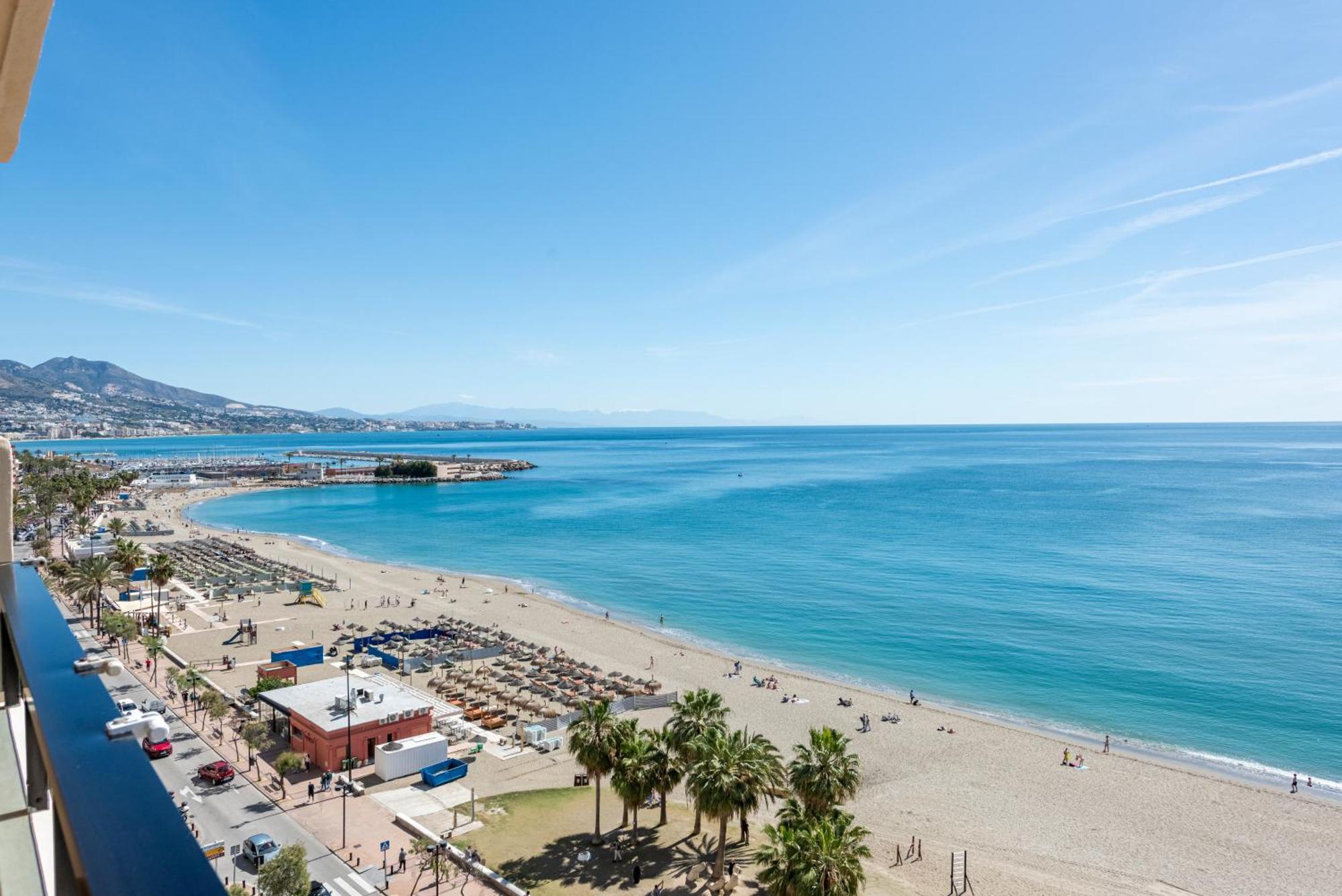 Beachfront -- New Luxury Apartment -- 1ª Linea Playa -- Fuengirola City Center -- Private Parking -- Panoramic Sea Views -- Eksteriør bilde